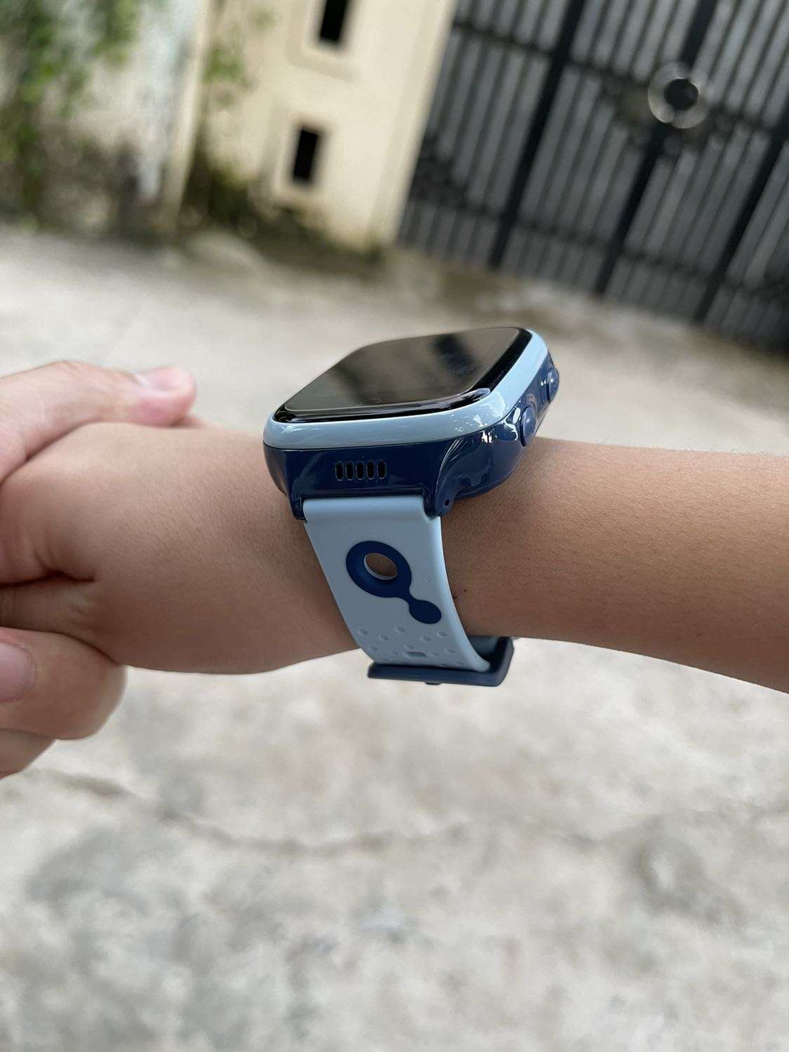 Đồng hồ thông minh trẻ em Clever Kids kèm sim 4G gói 1 năm