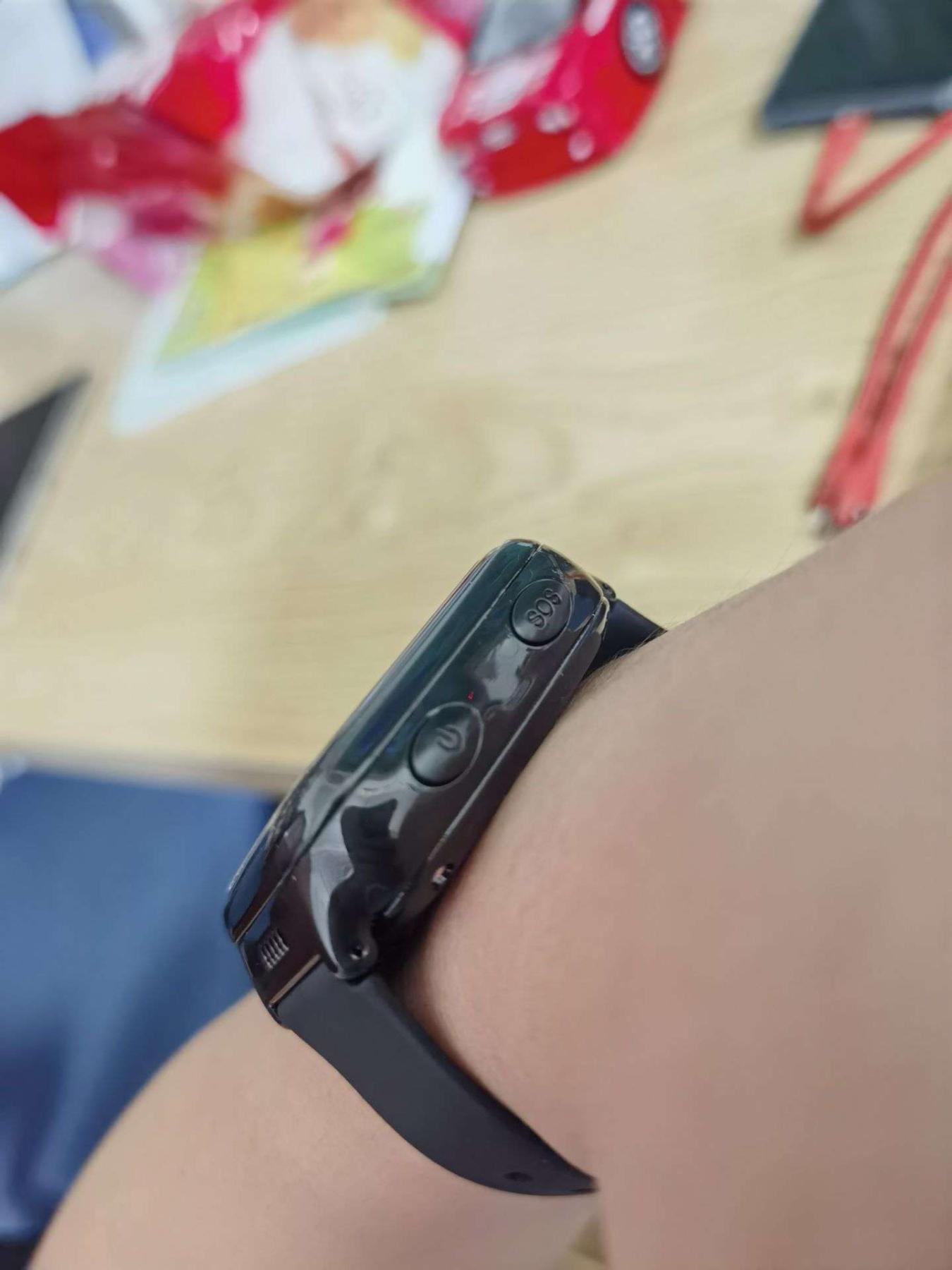 Đồng hồ thông minh trẻ em Clever Kids kèm sim 4G gói 1 năm