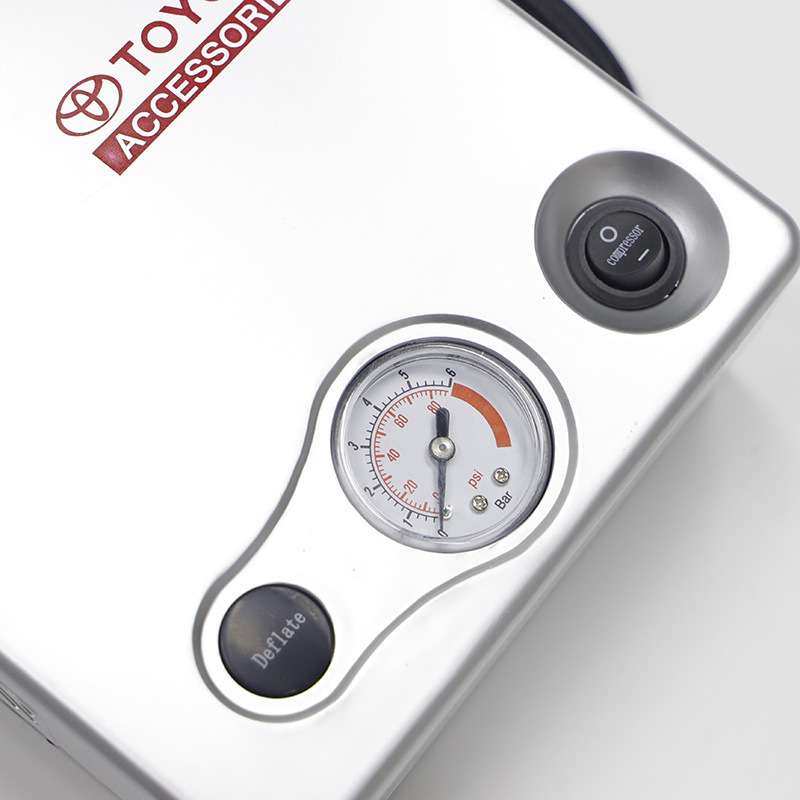 Bơm lốp ô tô Toyota bản đồng hồ cơ siêu bền